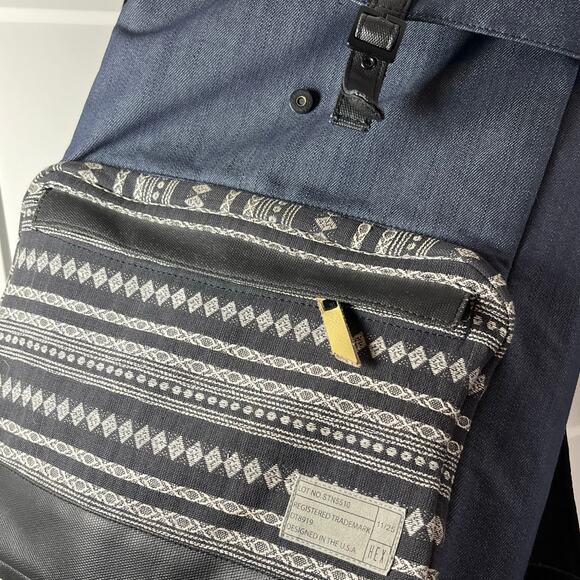 HEX Navy Zippered Backpack DT8919 • Pre-owned - Picture 5 of 10